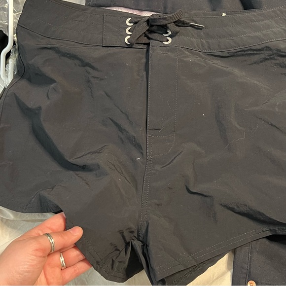 Billabong beach pool shorts size 7 - Picture 3 of 6